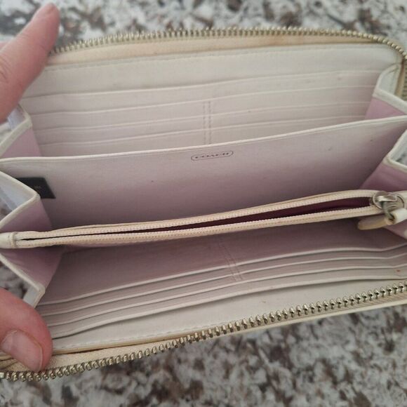 Vintage Coach Wallet - Picture 5 of 10